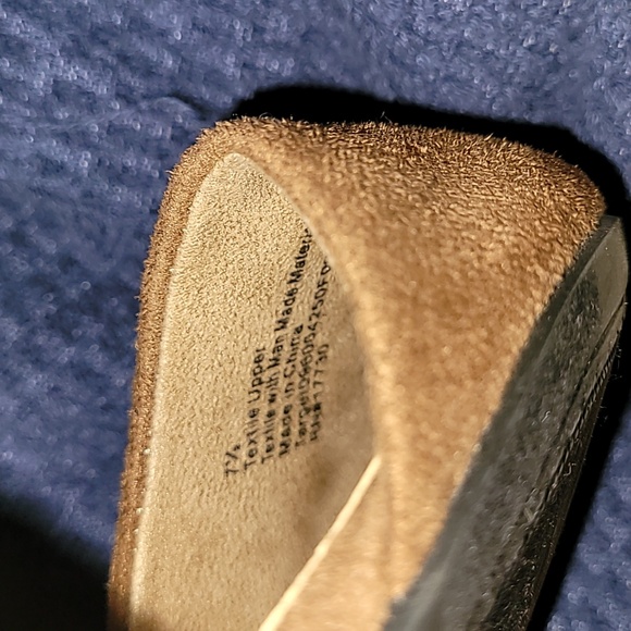 Tan Flats - Picture 4 of 4